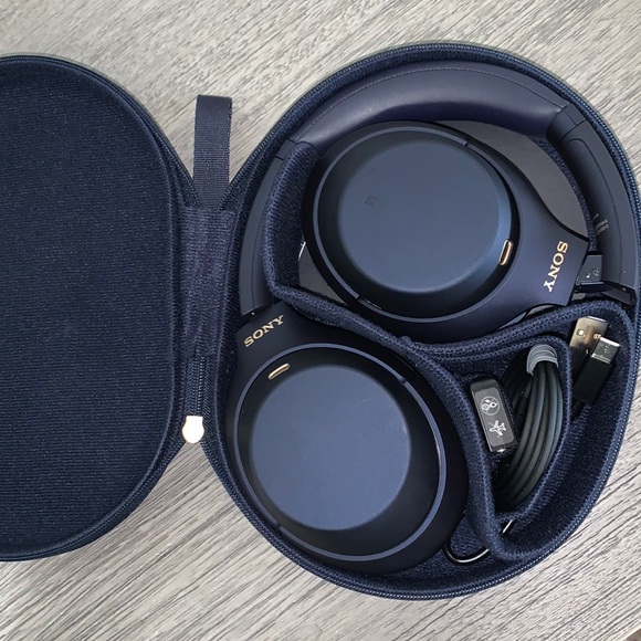 Sony Other - Sony WH-1000XM4 Wireless Noise-Canceling Over-Ear Headphones Bundle